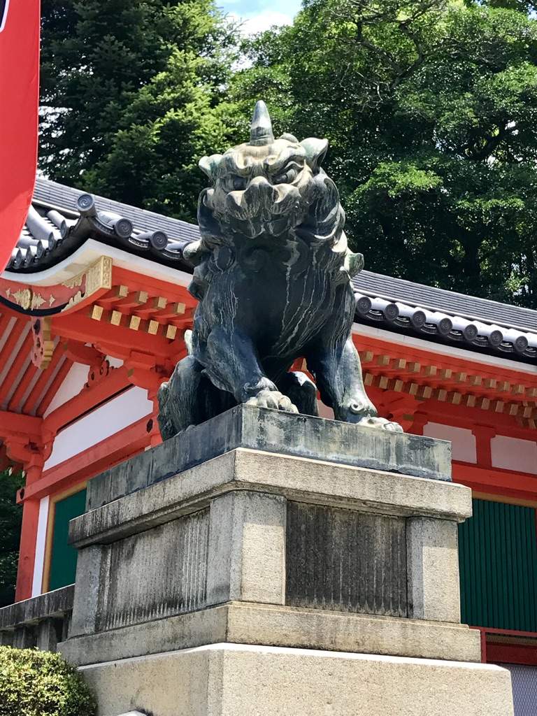 Japanese lion dog statue at a shrine in Kyoto