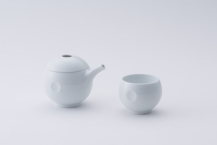 Porcelain Comot Teapot and Tea Cup